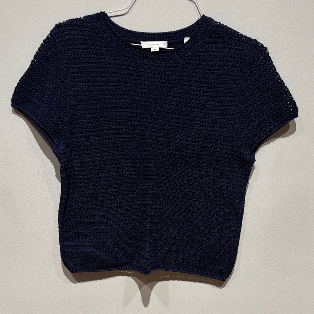 Vince navy top size medium